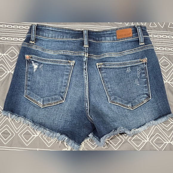 Judy Blue Midrise Distressed Denim Shorts Size Small - Picture 4 of 6